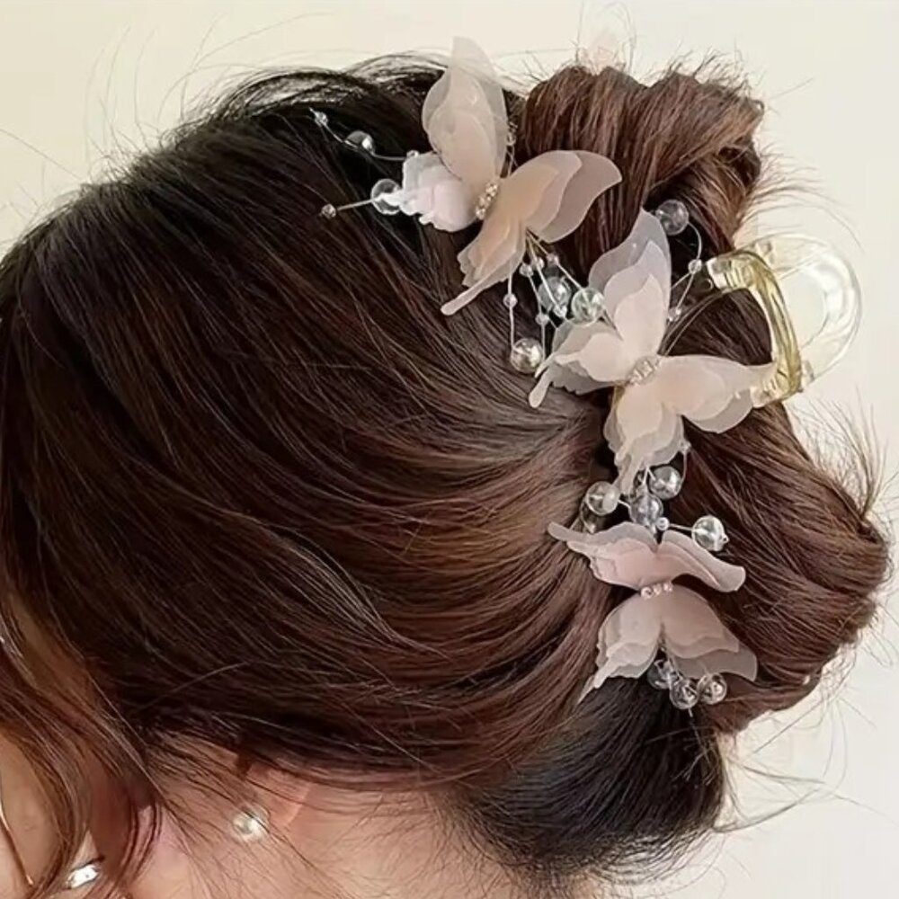 BUTTERFLY HAIR CLIP in Blush Pink